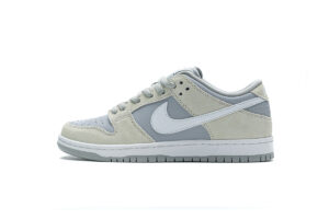 AR0778-110 Nike SB Dunk Low TRD “Summit White”