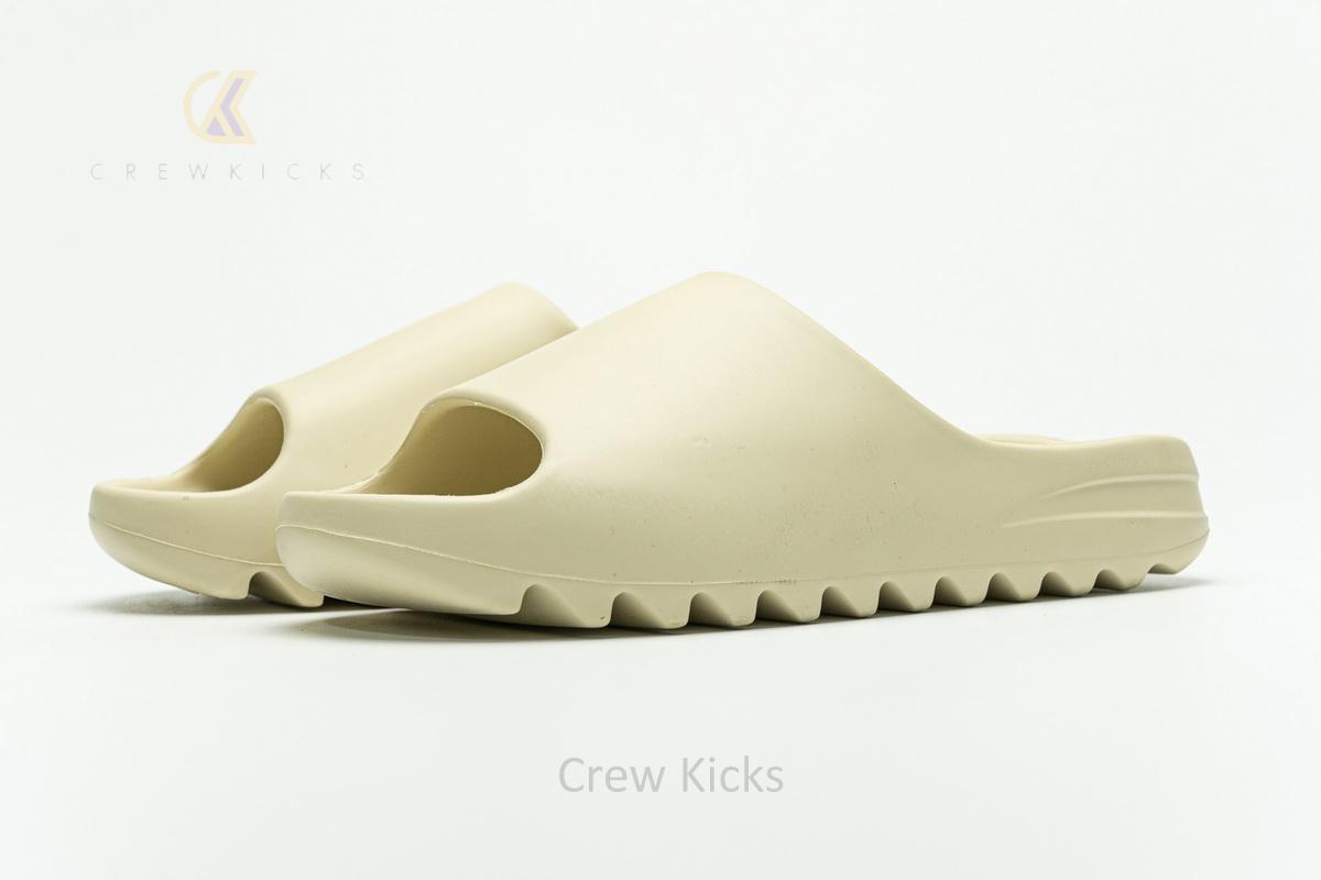 FW6344 adidas Yeezy Slide “Desert Sand” - Image 3