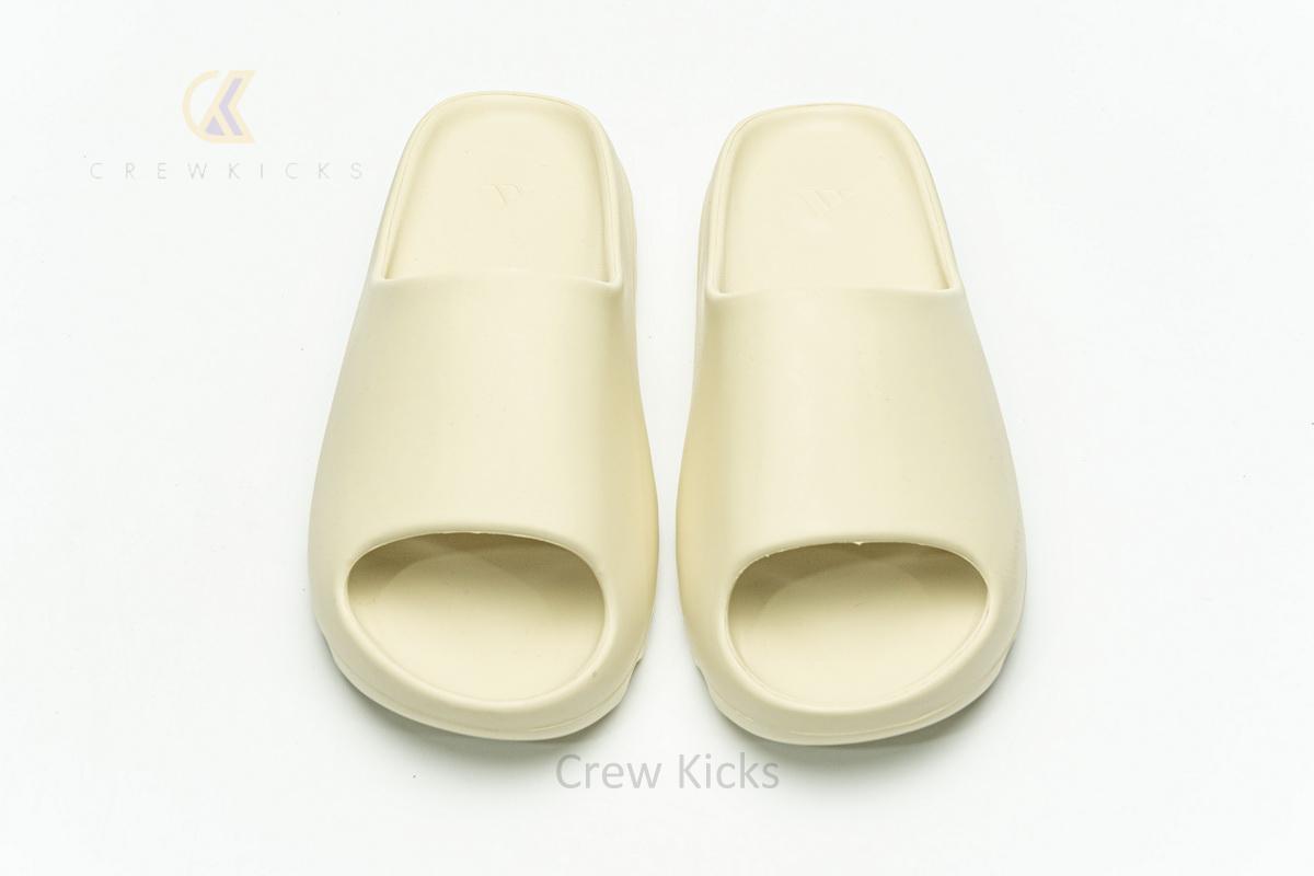 FW6344 adidas Yeezy Slide “Desert Sand” - Image 4