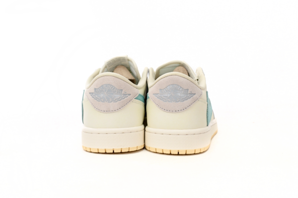 Travis Scott x Tiffany & Co. x Nike Air Jordan 1 Low OG SP - Image 4